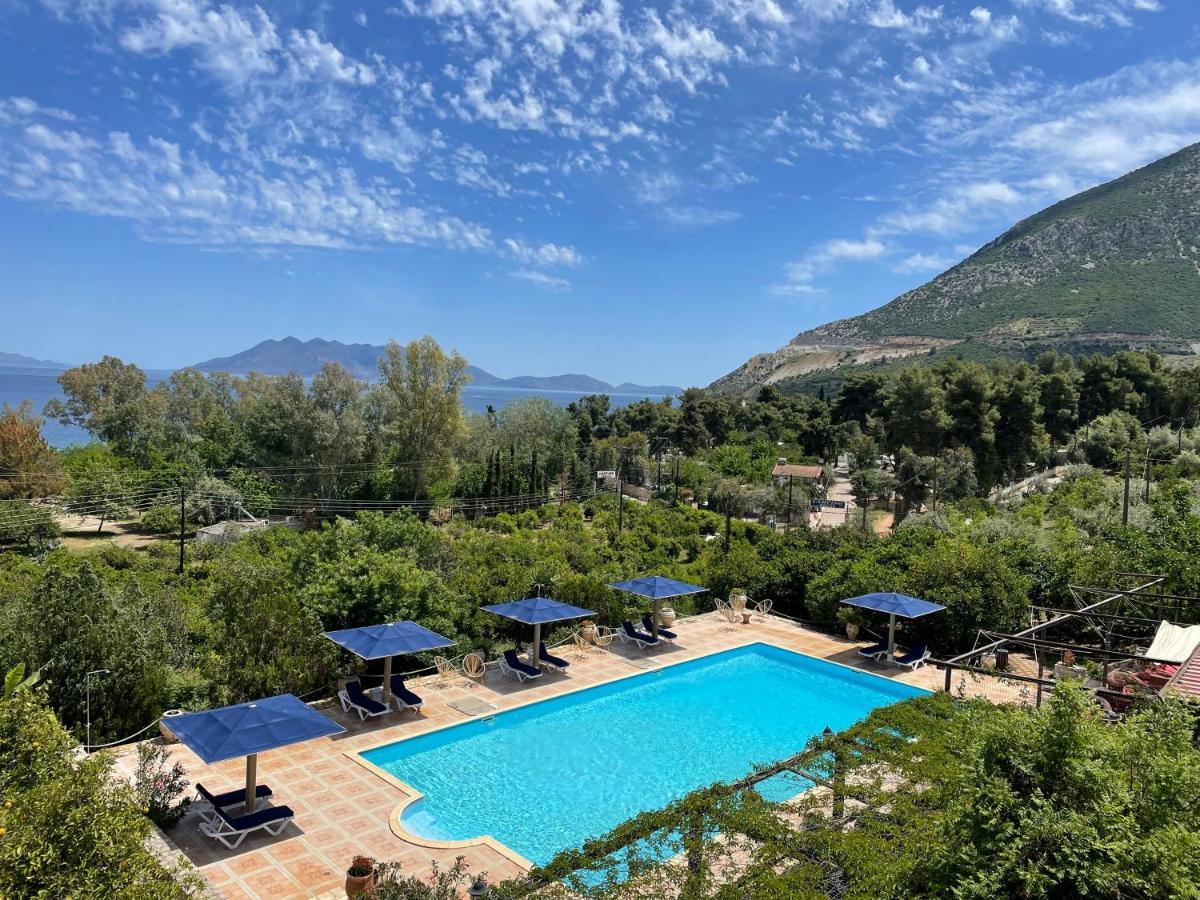 Aristotelis Epidaurus Luaran gambar